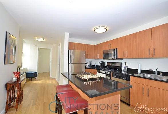 Rented by City Connections Realty | media 18