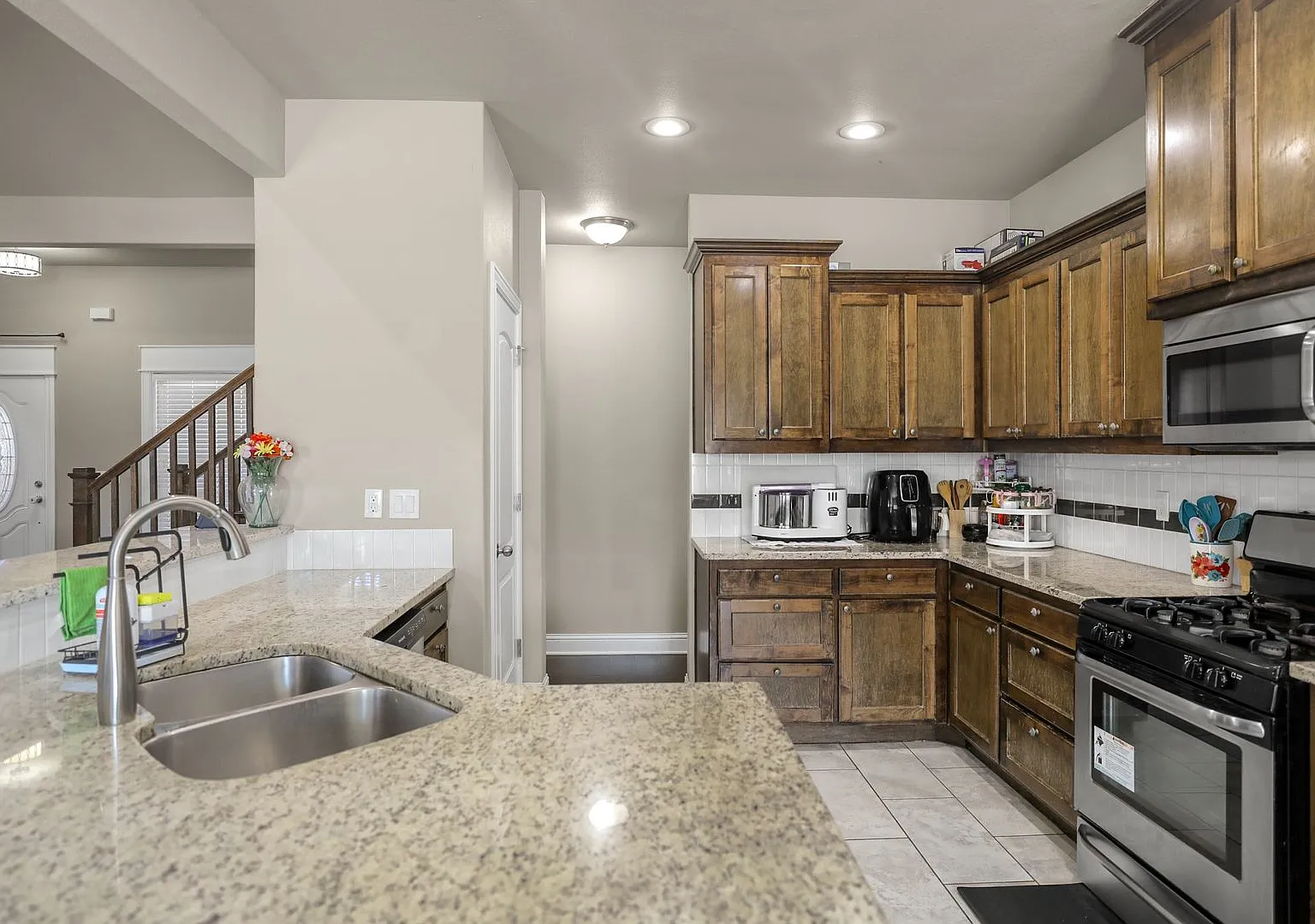 4 Bed 3 Bath Home Perfect for Entertaining — Photo 3