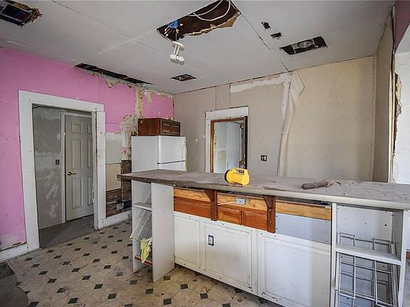 4th image of 4121 Woodland Ave