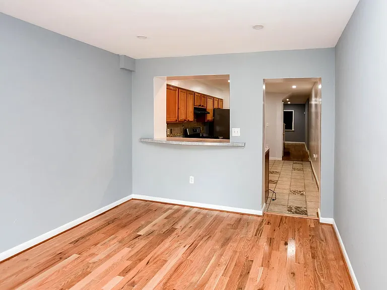 1704 Montana Ave NE — Photo 7