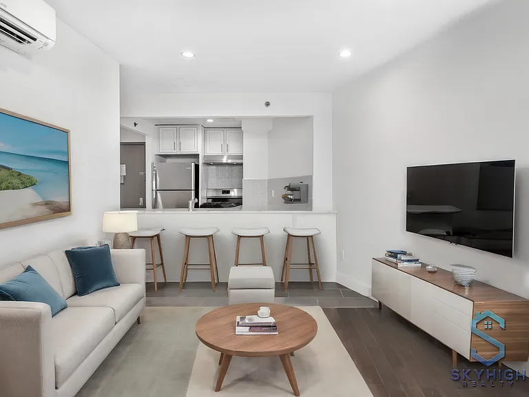 46-02 70th St #8G — Photo 1