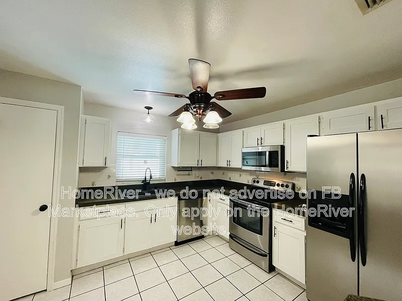 3 bed, 2.0 bath, 1460 sqft, $2,395 — Photo 4