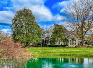 S23W33290 Sutton Ridge Ct, Dousman, WI 53118