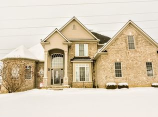 8977 Chinaberry Cir, Macedonia, OH 44056