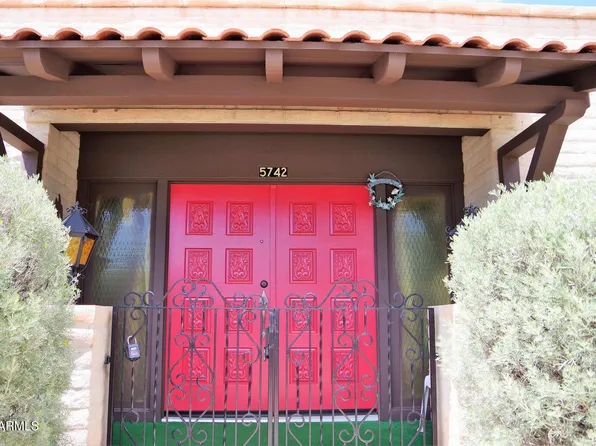 5742 W FRIER Drive, Glendale, AZ 85301