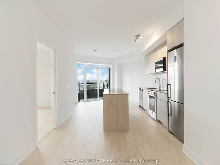 2088 James St #1109 — Photo 8
