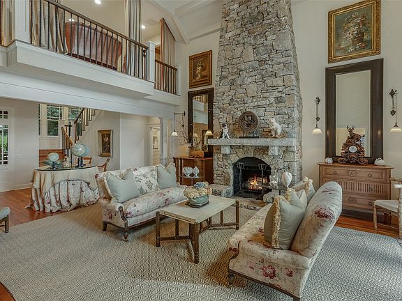 5th image of 812 Ravenel Ridge Road