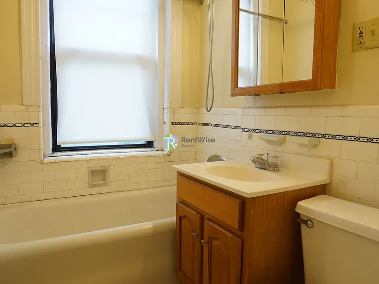 185 Chestnut Hill Ave — Photo 8