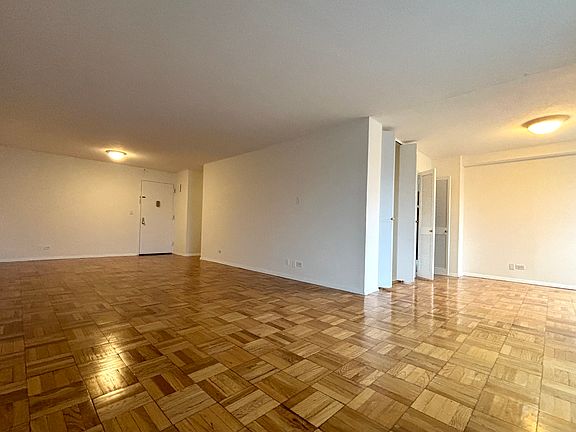 3rd image of 3333 Henry Hudson Pkwy APT 6T