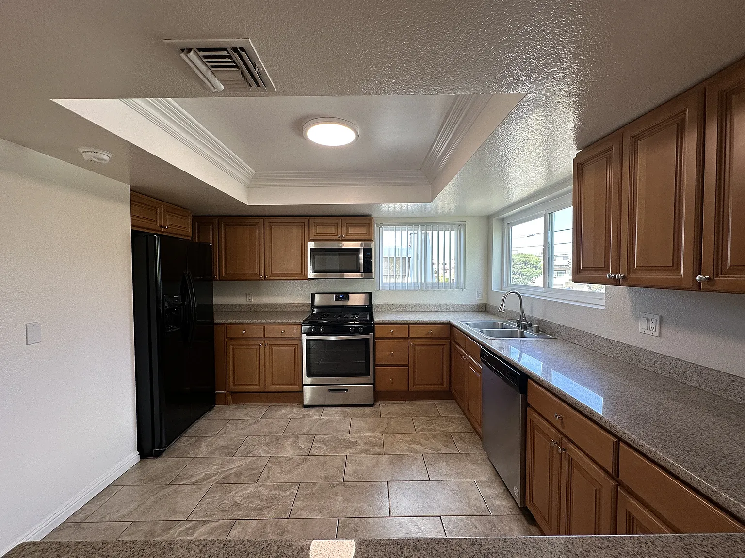 1110 Wilson - 201 — Photo 4