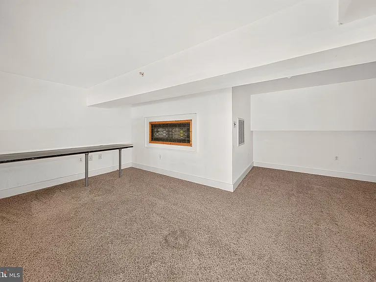 2160 California St NW #101 — Photo 15