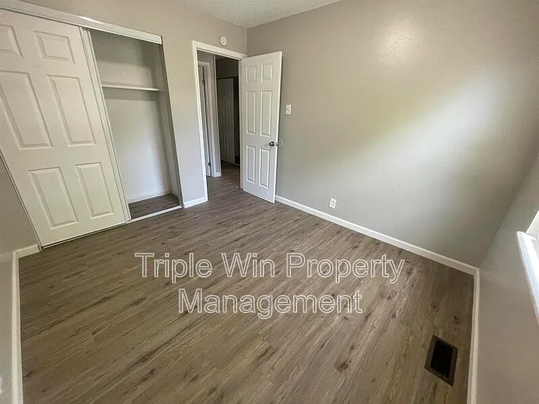 2415 Stoney End Ct — Photo 21