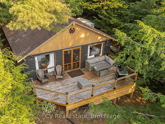 4th image of 1027 N Pine Dr