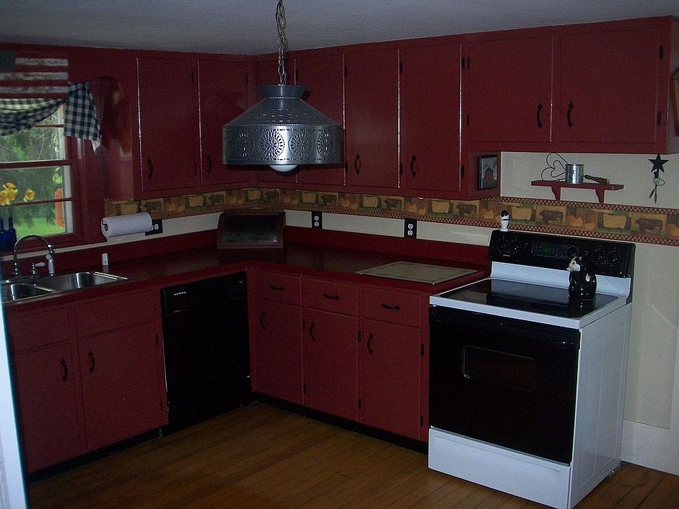 2nd image of 8 River Rd
