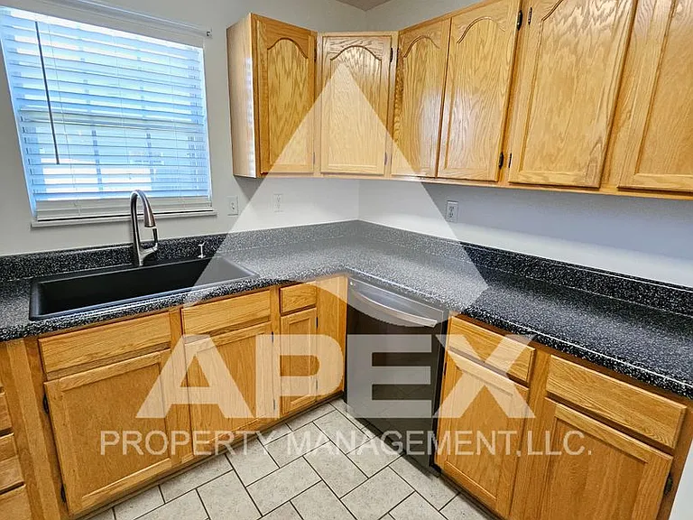 8705 Trapper Ln — Photo 11