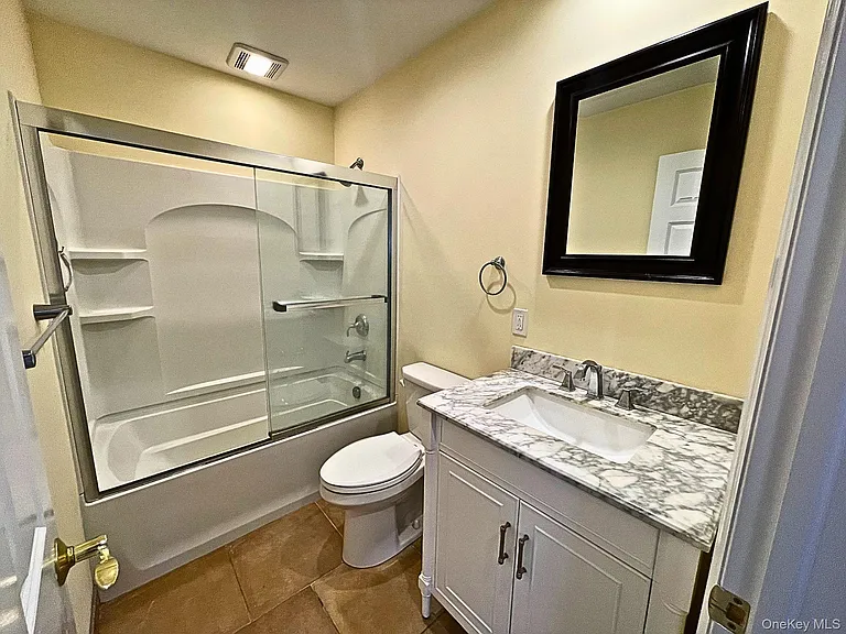 10 Colonial Ave #C — Photo 11