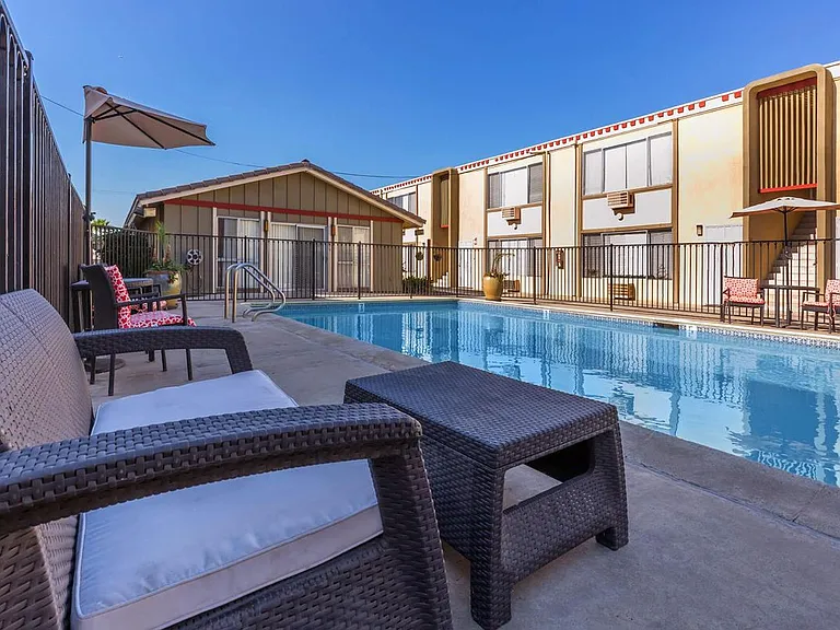 Westwood Apartments — Photo 10