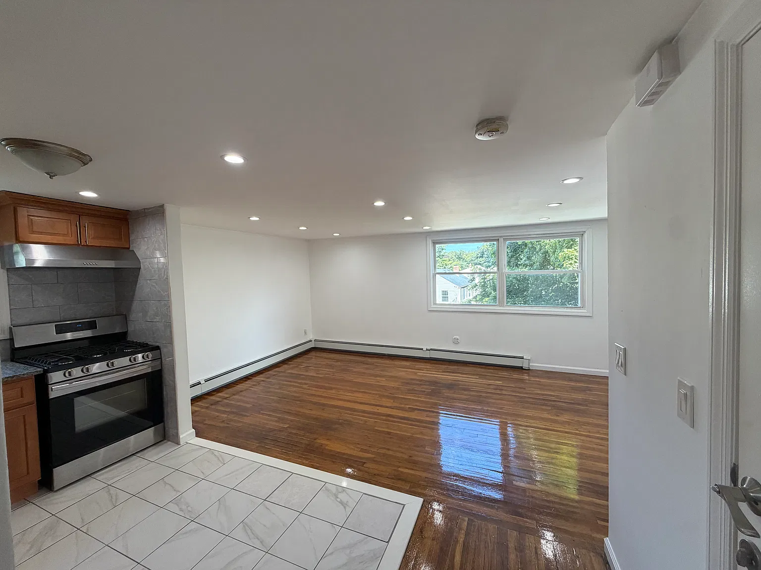 2 bed, $2,500 — Photo 3