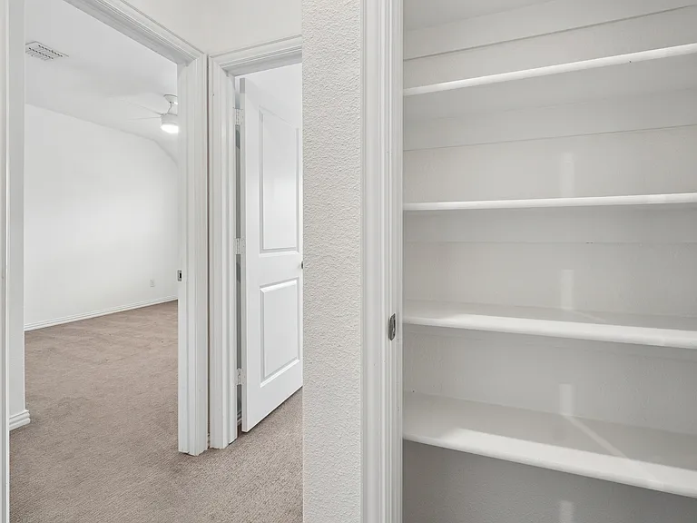 982 Mikaela Dr — Photo 27