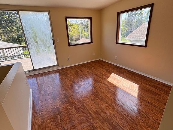 2nd image of 1327 Greenwood Ave