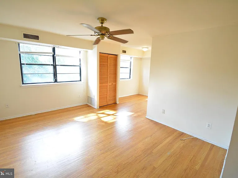 3413 Cresson St #6 — Photo 1