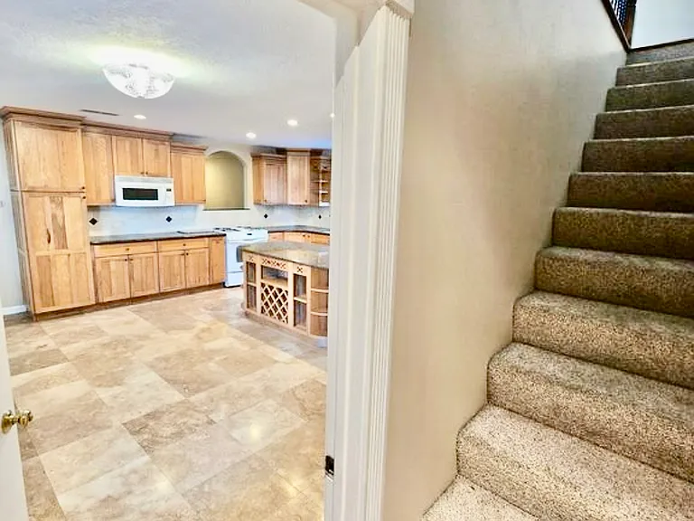 9696 Mariposa Ave — Photo 17