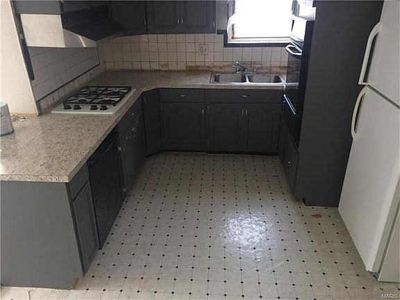2nd image of 5928 N Pointe Blvd