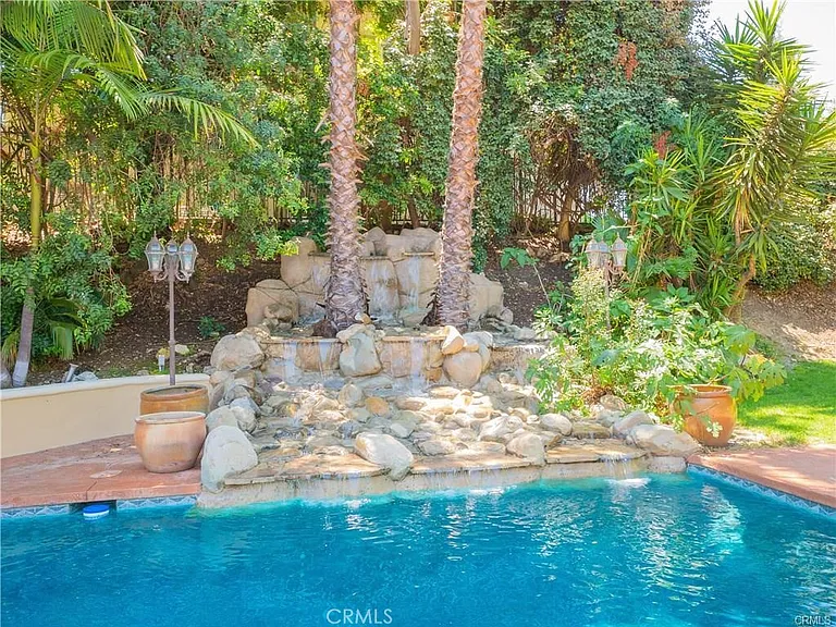 16545 Park Lane Cir — Photo 36