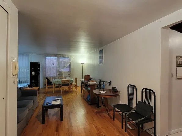 2815 Ocean Parkway image 1 of 12