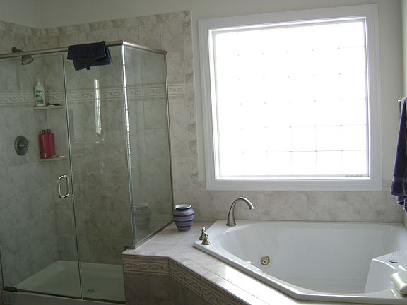 frameless shower.