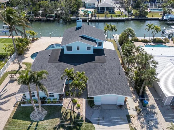 511 77th St, Holmes Beach, FL 34217