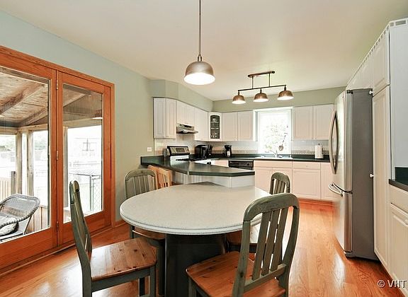 3rd image of 15511 Maple Ct