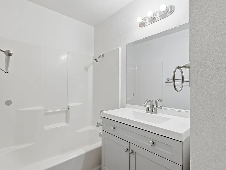 817 Quail Ln #14 — Photo 3