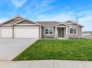 1608 Diamond Ave, Grandview, WA 98930