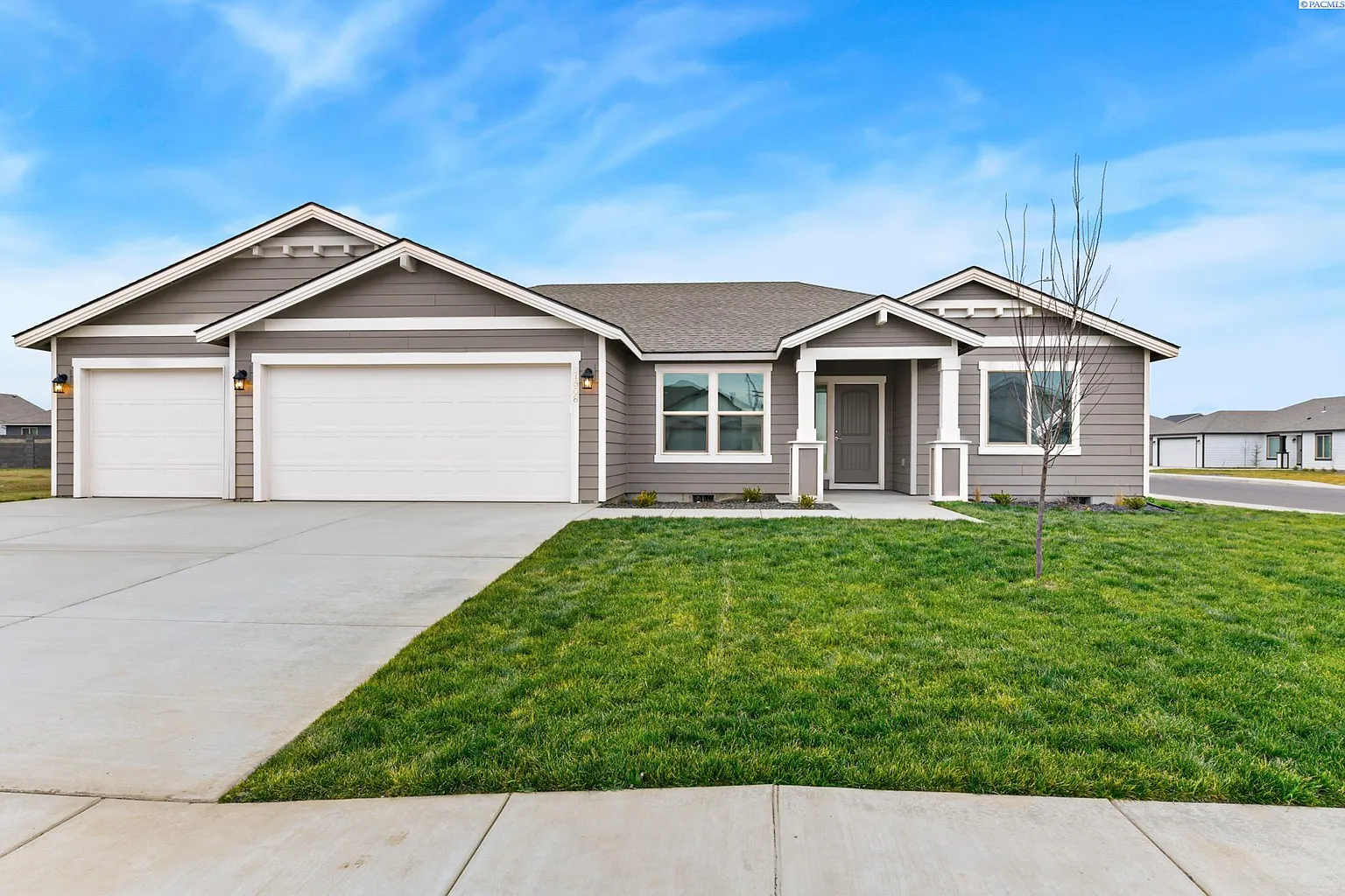 1608 Diamond Ave photo 1
