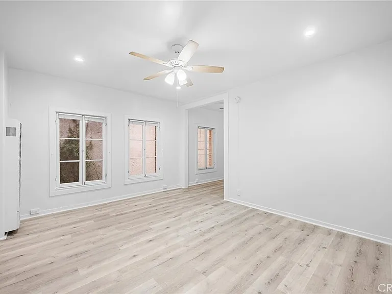 131 S Jackson St #203 — Photo 8