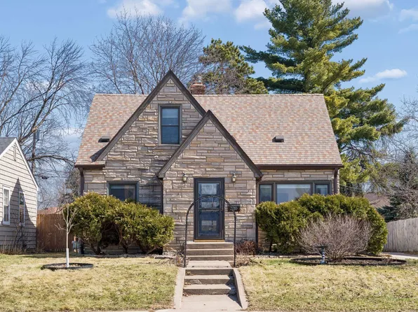 320 9th Ave N, South Saint Paul, MN 55075