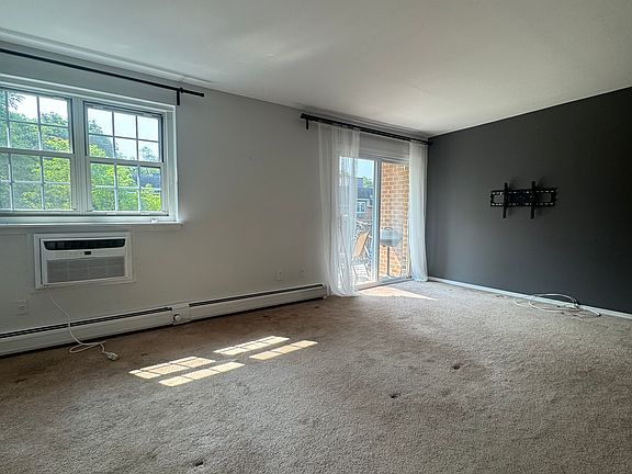 3rd image of 390 Maryland Ave APT 3B