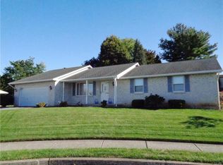 1842 Belleview Cir, Whitehall, PA 18052
