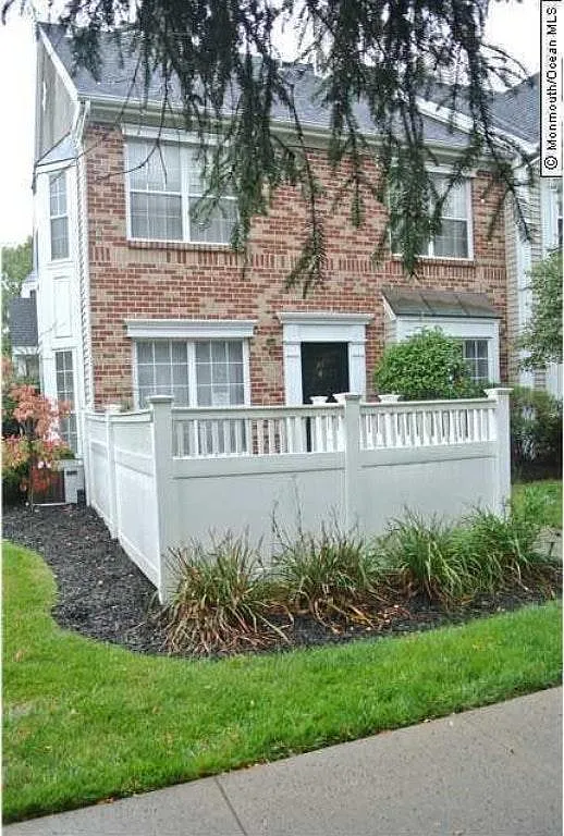2 bed, 3.5 bath, 1186 sqft, $2,700 — Photo 2