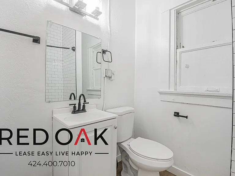 1026 W 22nd St #4 — Photo 9
