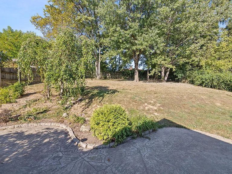 1377 Collinsdale Ave — Photo 41