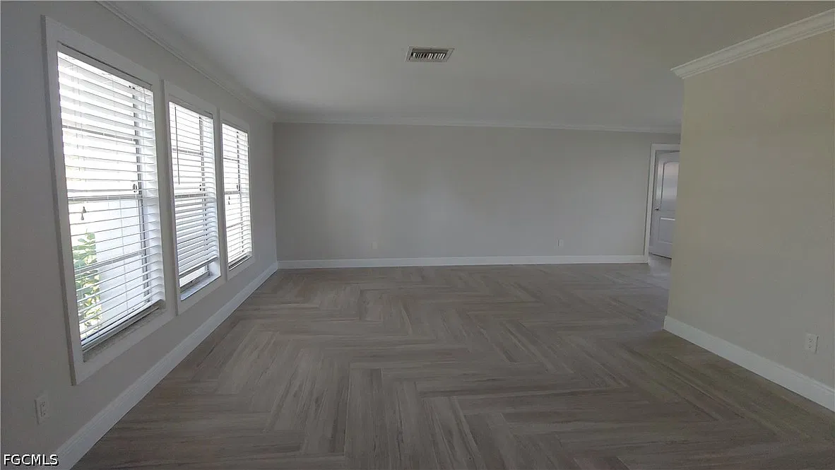 3 bed, 2.0 bath, 1744 sqft, $2,200 — Photo 4