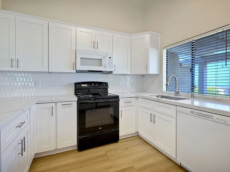 236 Calle Cuervo — Photo 14