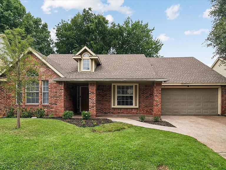 508 Glenn Ln — Photo 1