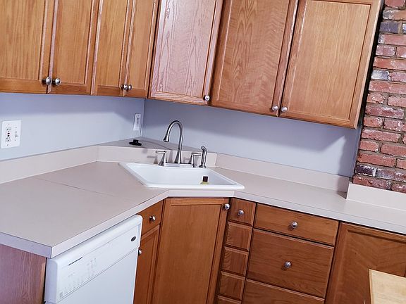 2nd image of 4429 Gannett St
