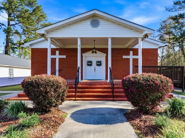 4360 Rose St., Loris, SC 29569