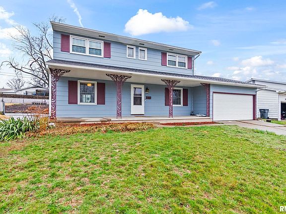 3rd image of 32 Ridge Ave