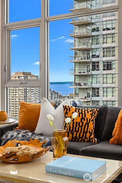 4th image of 588 Bell Street #2201S