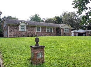 320 Woodcreek Blvd, Paducah, KY 42001